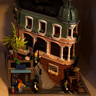 LEGO Icons Boutique Hotel 