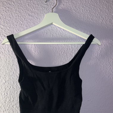 black croptop