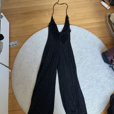 Combinaison noire à paillettes