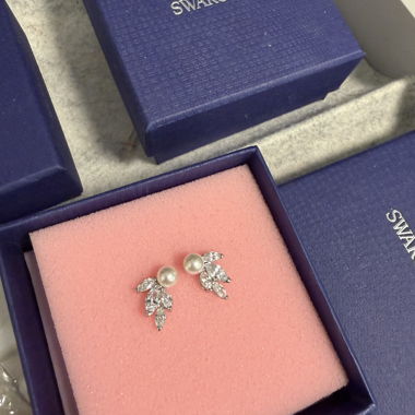 Boucles d'oreilles Swarovski à clous avec perles