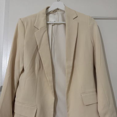 yellow blazer