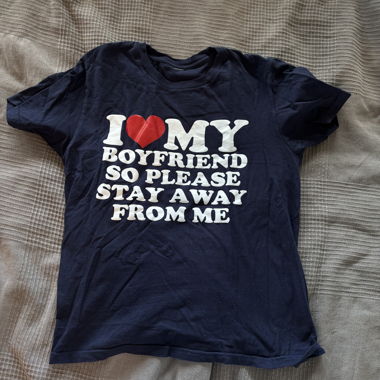 Dark blue T-shirt with boyfriend print