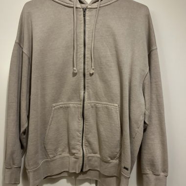 Beige hoodie with zipper