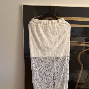 Jupe blanche en dentelle