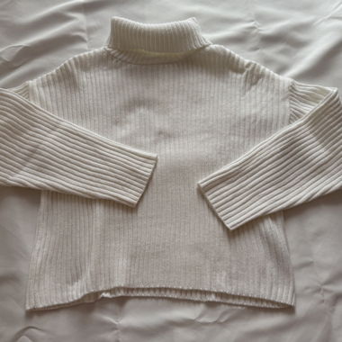 Maglione a collo alto a coste bianco