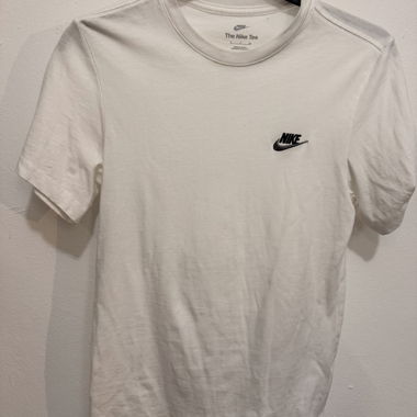 White Nike T-shirt