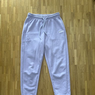 Lila Traingerhose
