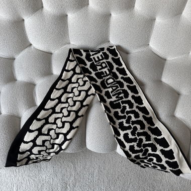 Madfrezy Scarf