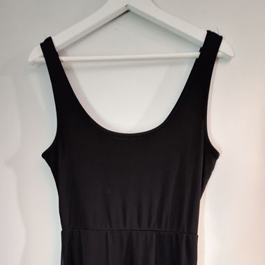 Schwarzes Kleid