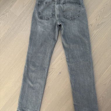 Jeans Gris taille moyenne 