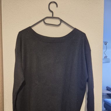 Pull noir simple