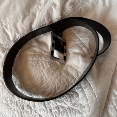 Ceinture à boucle carré métallique 