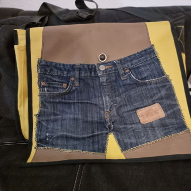 Sac bandoulière jaune avec détail en jean