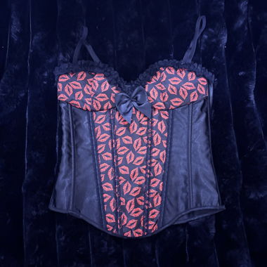 Corset noir et rouge 