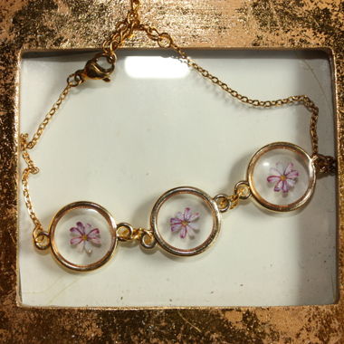 Goldfarbenes Blumen-Armband