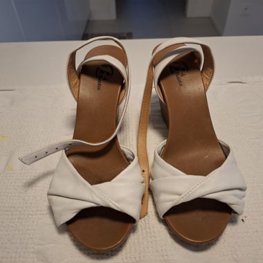 Sandales à plateforme blanches