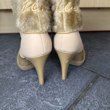Bottes à talon haut en fausse fourrure GUESS