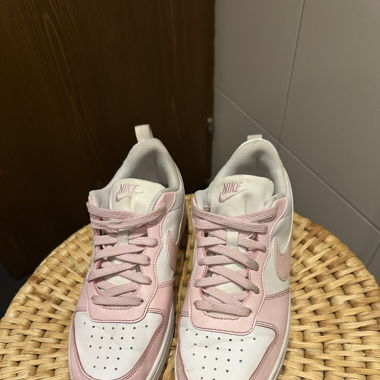 Rosa Nike Sneaker