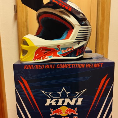 KINI Red Bull Competition Helm XL