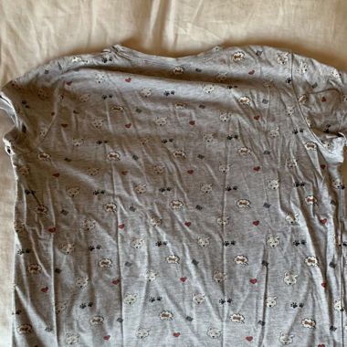 Verkaufe t-shirt mit Hunde muster