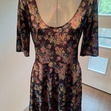 Blumenkleid mit 3/4-Arm