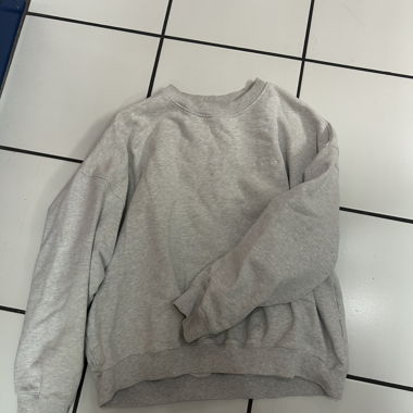 Grey sweatshirt