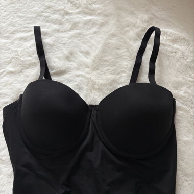 Schwarzer Bodysuit 