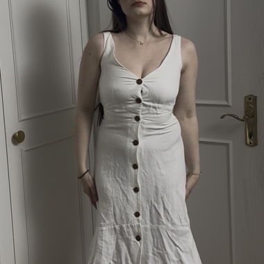 Robe d'été blanche à patte de boutonnage