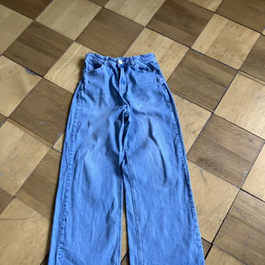 Mädchen Jeans mit leichtem Schlag