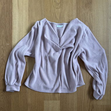 Pull rose à col en V