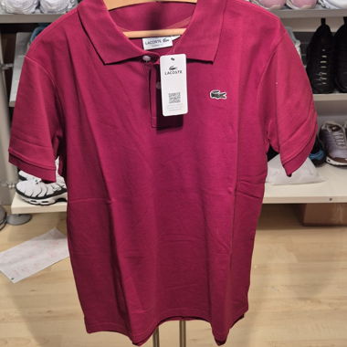 Nouveau polo Lacoste de couleur rouge