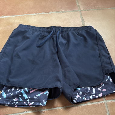 Kurze Sporthose