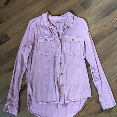 Chemise rose boutonnée