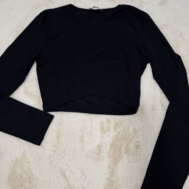 Zara black cropped top with long sleeves