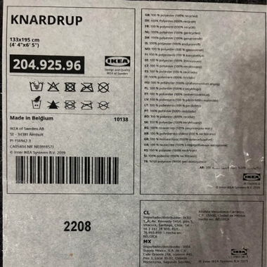 Hellgrauer Teppich (IKEA Knardrup)