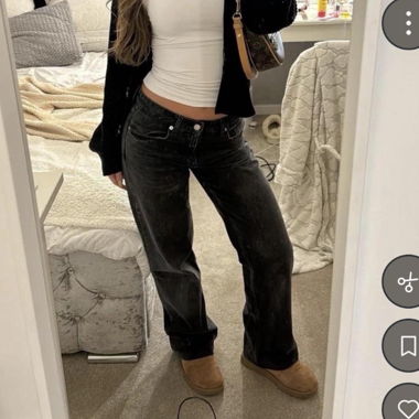 Jeans Zara à jambe droite gris foncé xs 34