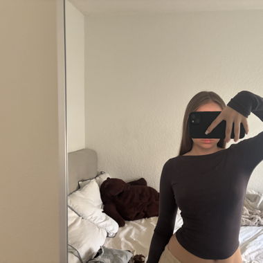 haut manche longue gris foncé 