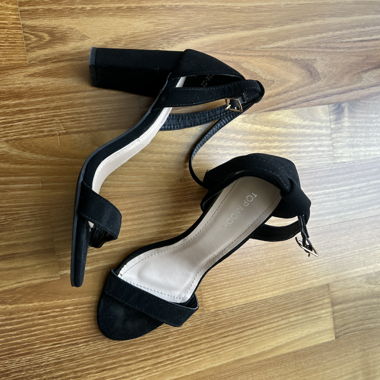 Schwarze Heels 