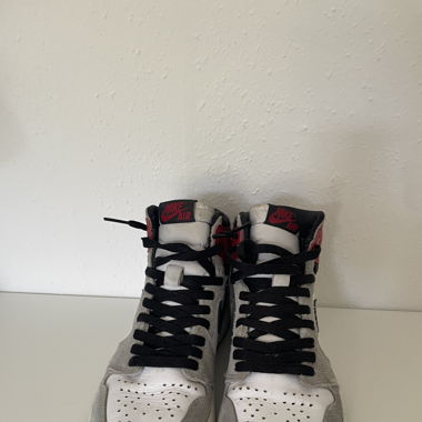 Jordan 1 Retro High Light Smoke Grey