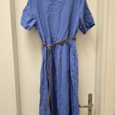 Blue midi/long dress with belt