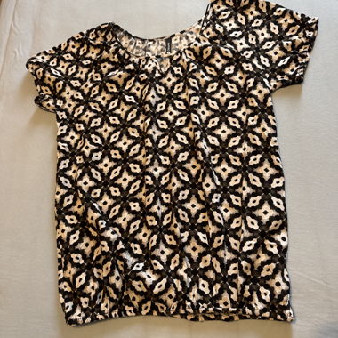 Patterned Short-Sleeve Blouse