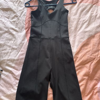 Combinaison de sport une-pièce noire