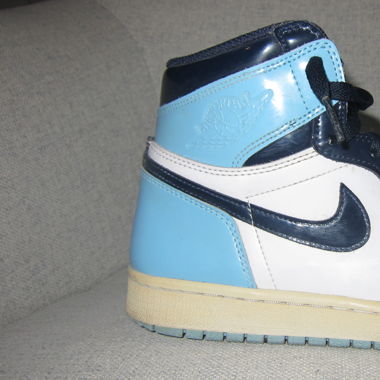 Nike Air Jordan 1 High OG UNC Patent (EU 40)