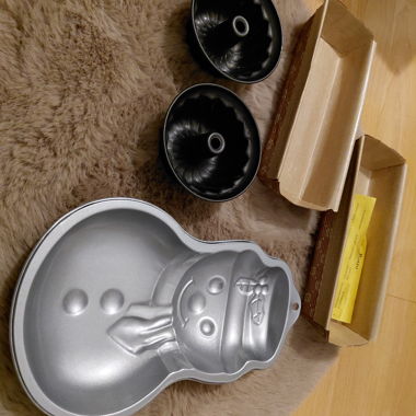 Baking Mold Set with Snowman and Bundt Cake