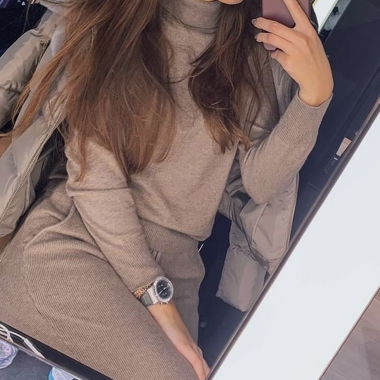 Cashmere costume 