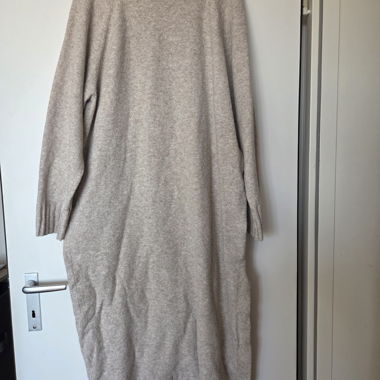 Robe pull longue beige 