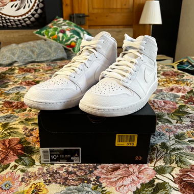 Nike Jordan 1 White