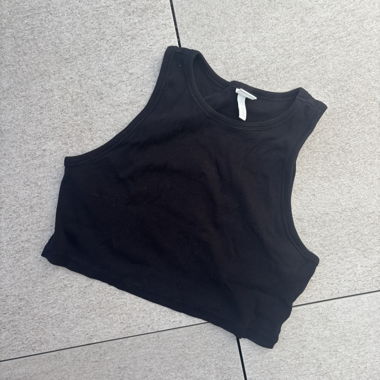 SCHWARZES CROPTOP