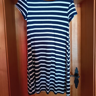 Gestreiftes Kleid