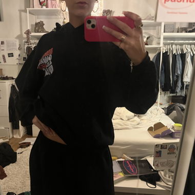 schwarzer Hoodie